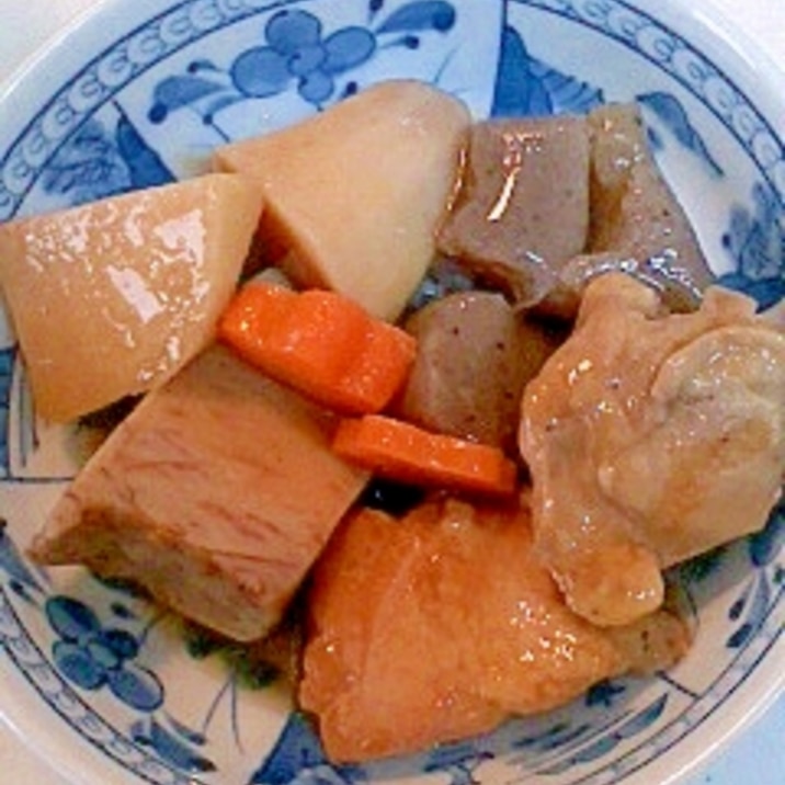 里芋とこんにゃく、鶏肉の煮もの